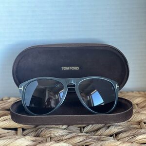 TOM FORD Kurt Sunglasses TF9347 Black